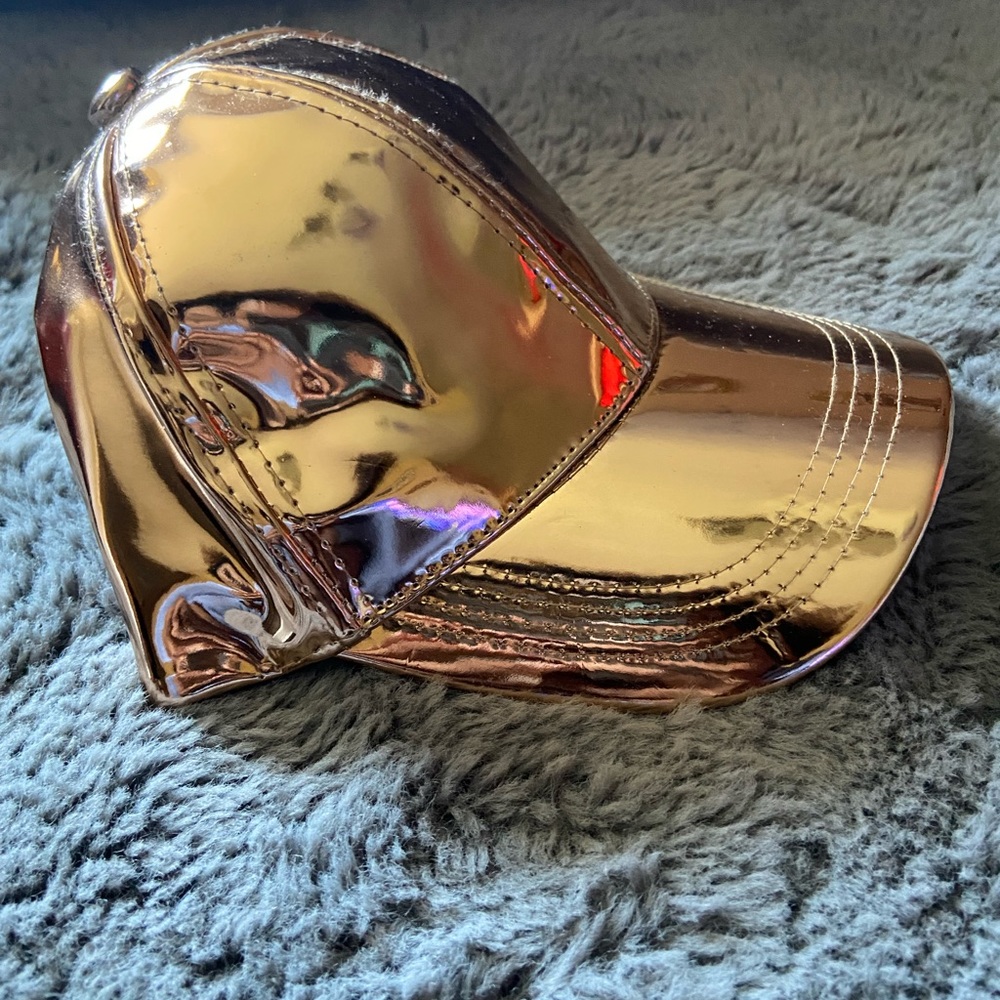 I’m selling my rose gold hat!